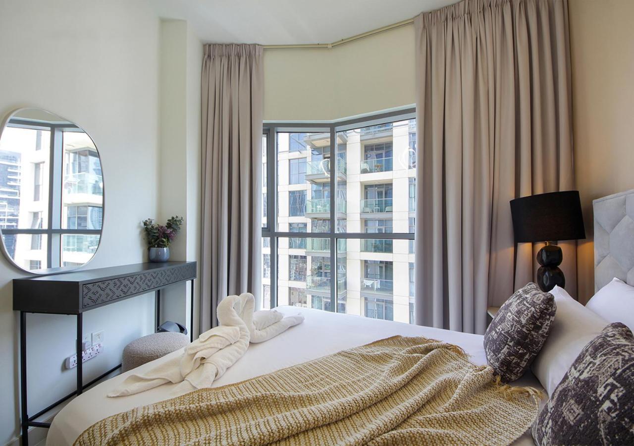 Апартаменты Stylish 2Br In Bellevue Pool, Gym & Burj Views Дубай Экстерьер фото