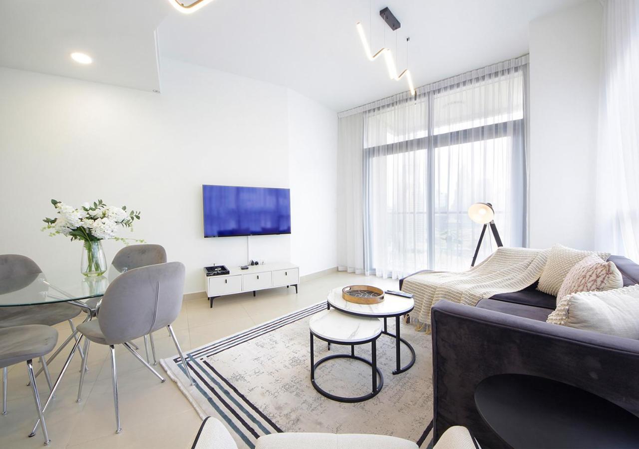 Апартаменты Stylish 2Br In Bellevue Pool, Gym & Burj Views Дубай Экстерьер фото