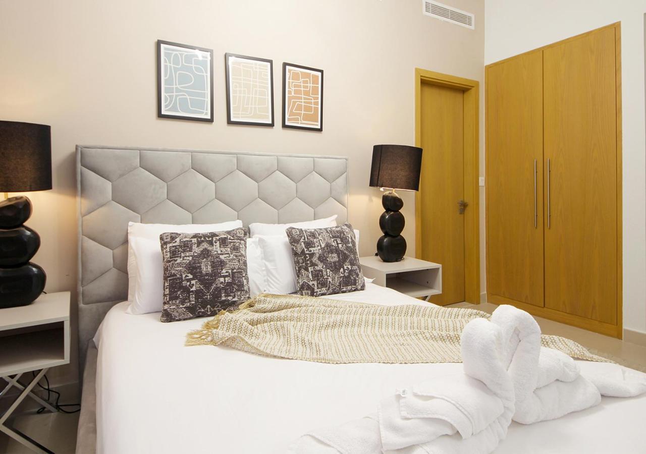 Апартаменты Stylish 2Br In Bellevue Pool, Gym & Burj Views Дубай Экстерьер фото